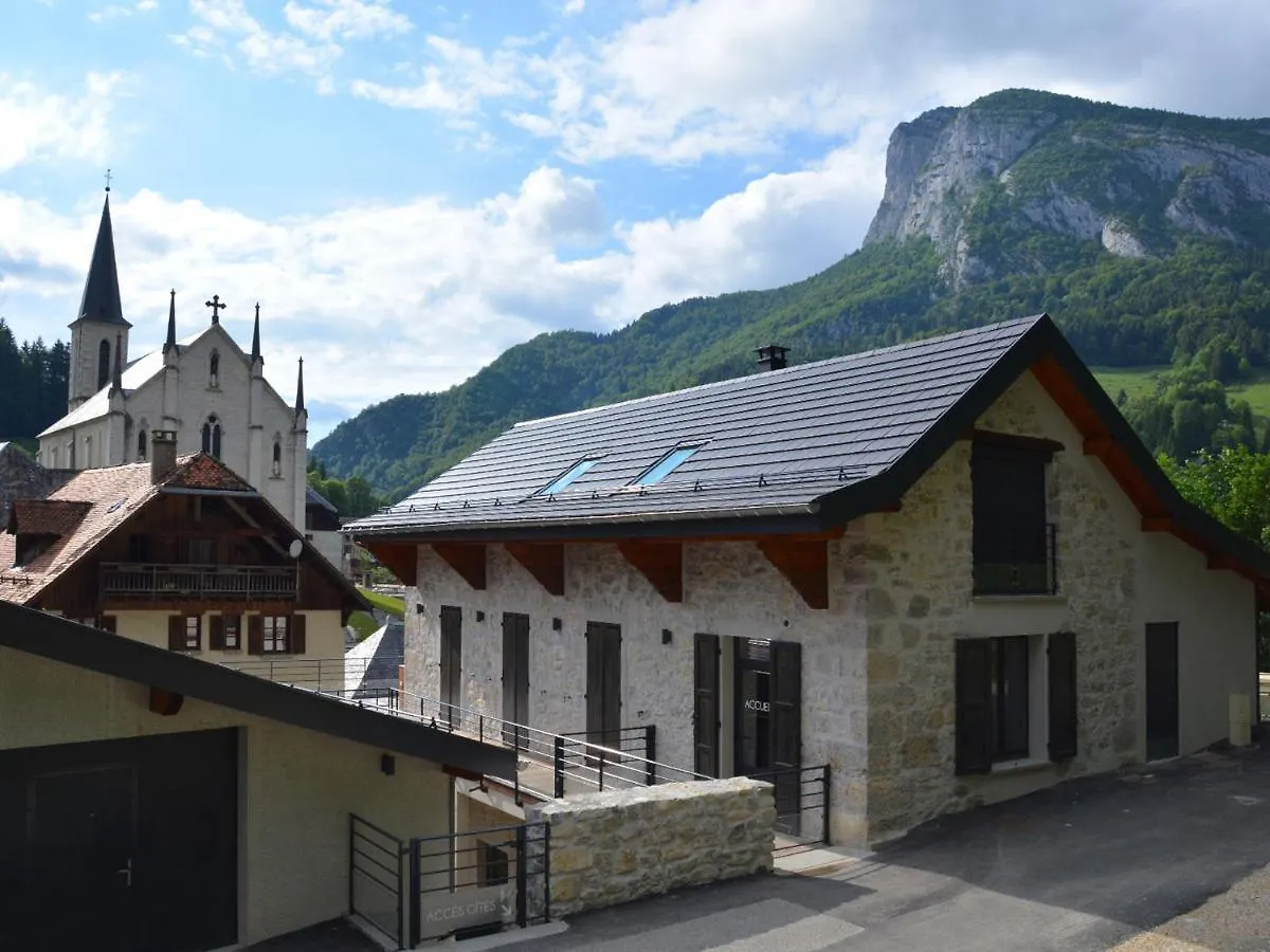 Hotel Le MOULIN des CHARTREUX - 1733 à Saint-Pierre-d'Entremont  0*, Saint-Pierre-d'Entremont (Savoie)